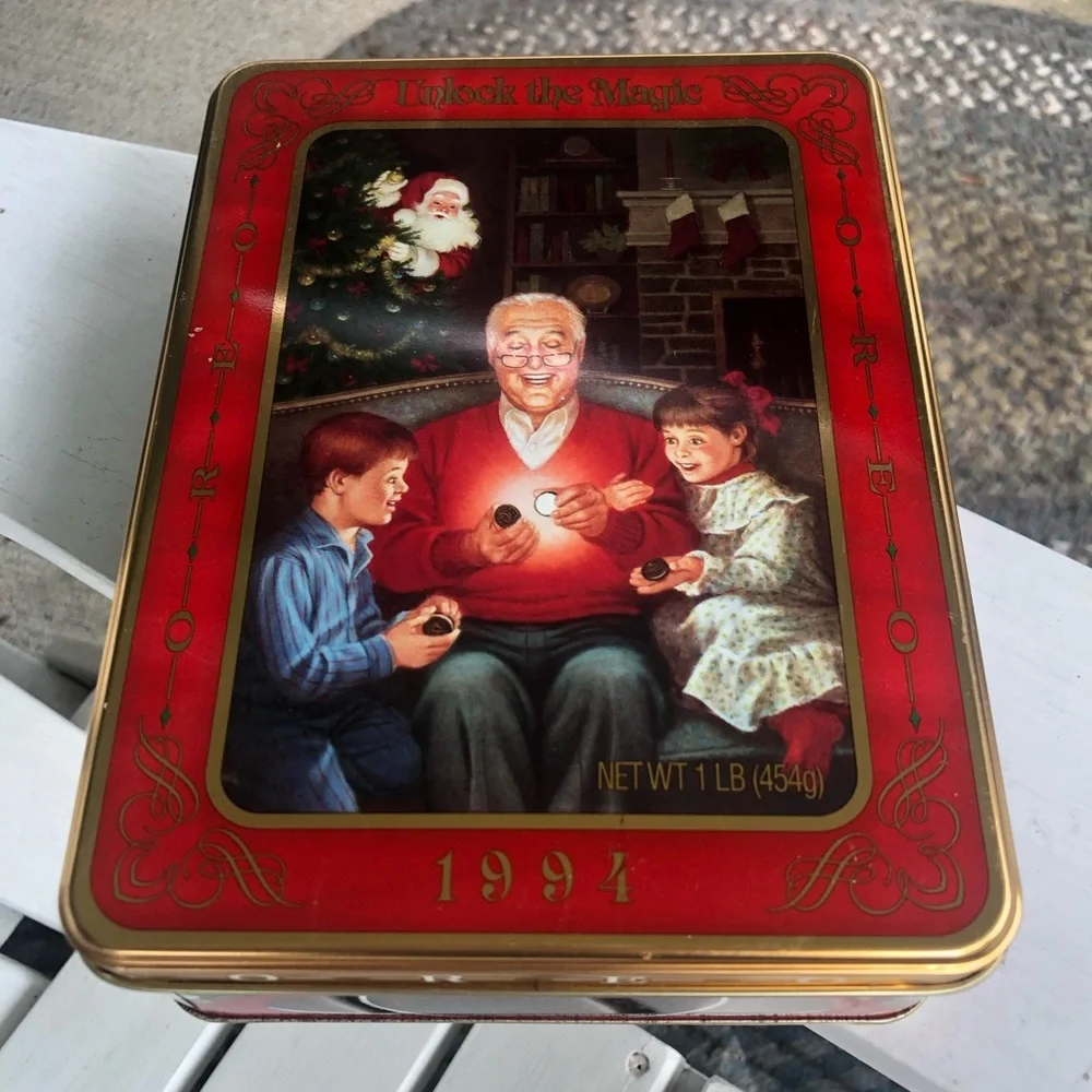 Vintage 1994 Oreo Cookie Christmas Tin